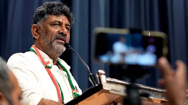 डीके शिवकुमार के खेल से सहम गई BJP, सारे विधायकों को मंदिर ले जाकर खिलाएगी कसम,पूरा मामला जानकर उड़े लोगो के होश।